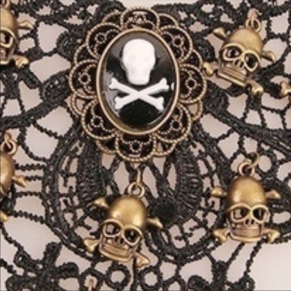 Black Lace Cameo Skull Steampunk Collar Necklace - Picture 4 of 5